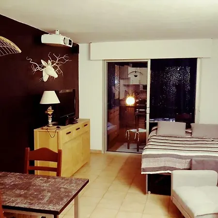 à Proche De La Et Des Commerces Appartamento