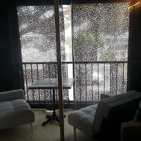 A Proche De La Et Des Commerces * Calvi (Corsica)