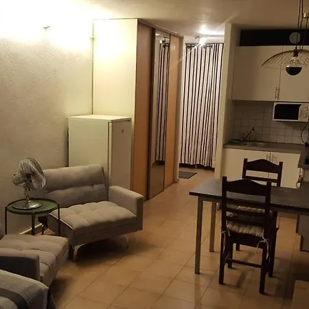 A Proche De La Et Des Commerces Calvi (Corsica)