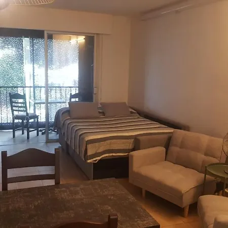 A Proche De La Et Des Commerces Apartmán *