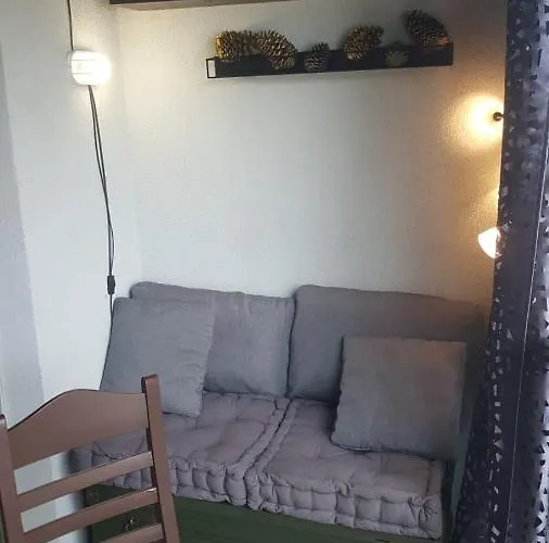 A Proche De La Et Des Commerces * קאלבי