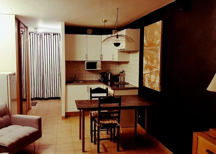 דירה A Proche De La Et Des Commerces